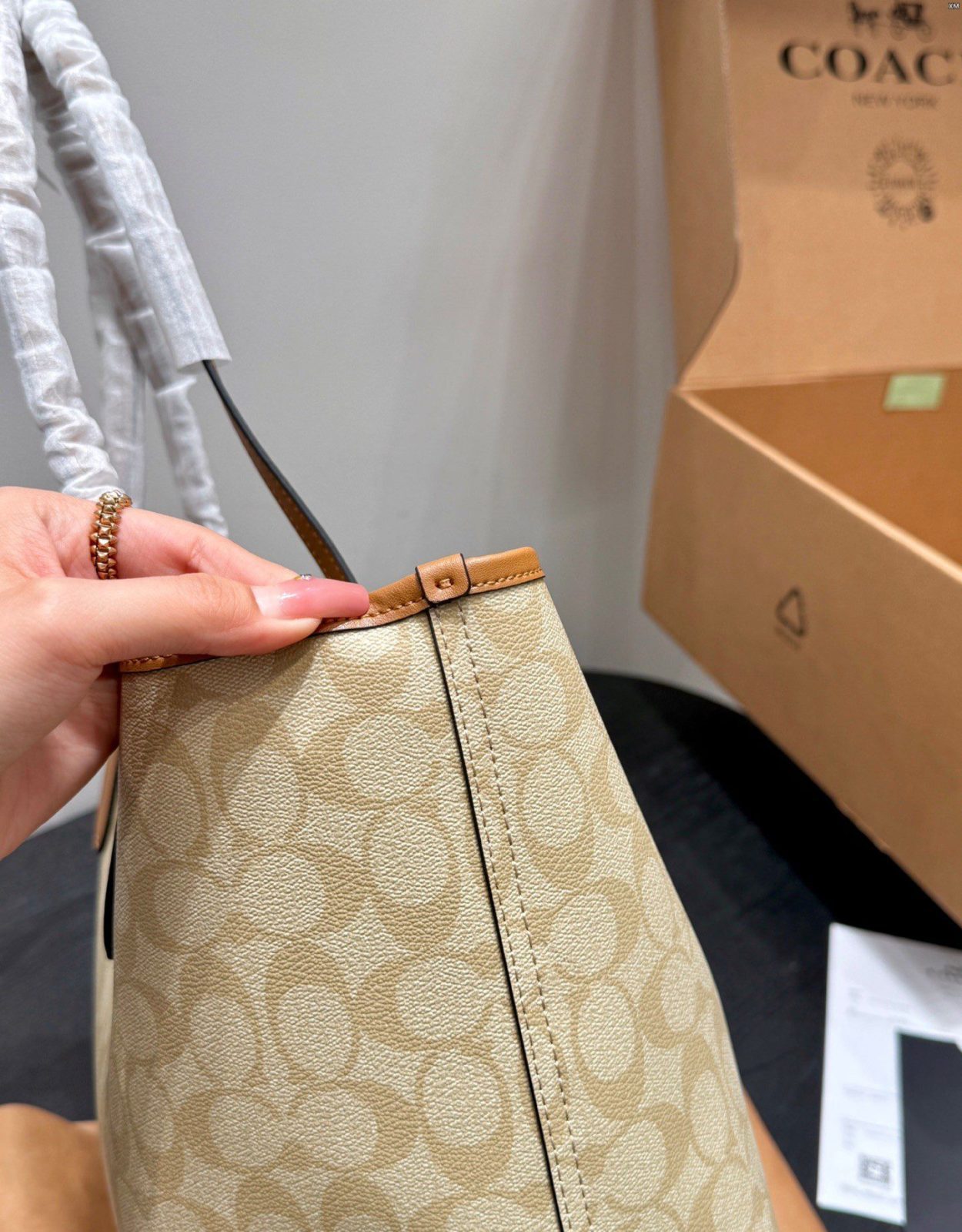 сумка Coach City Tote