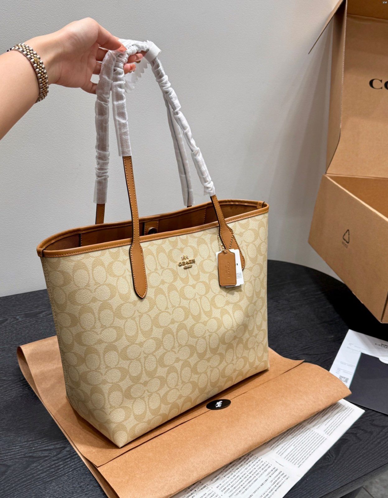 сумка Coach City Tote