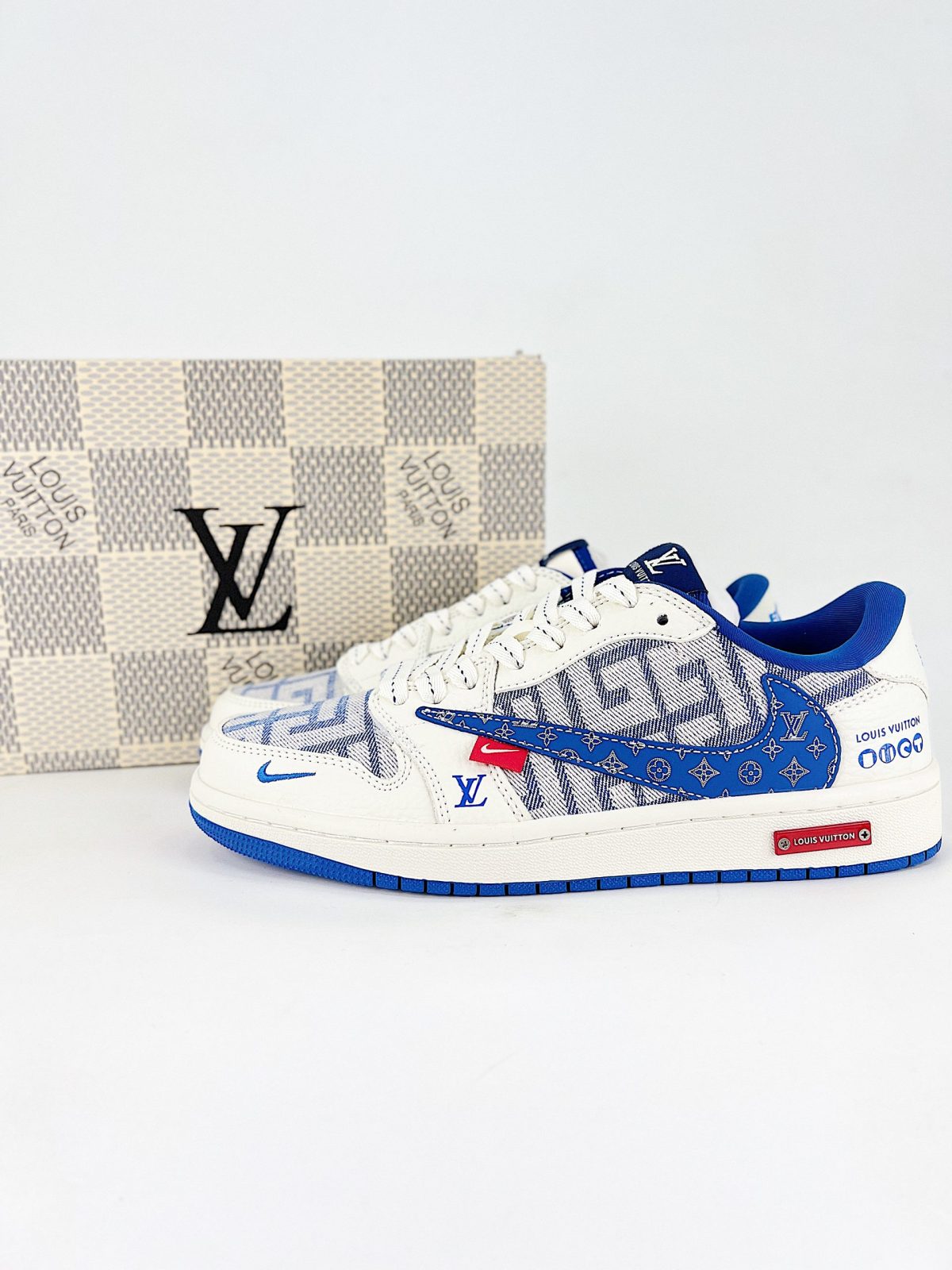 Nike Air Jordan 1 Low (1)