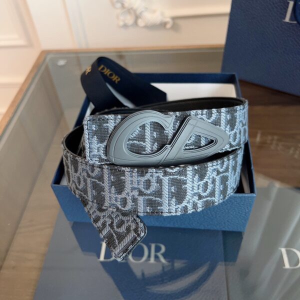 i1749918520285 956 0 6